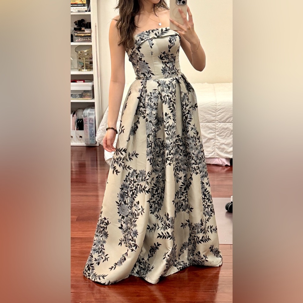 Elegant Strapless Floral Print Evening Dress / Gown